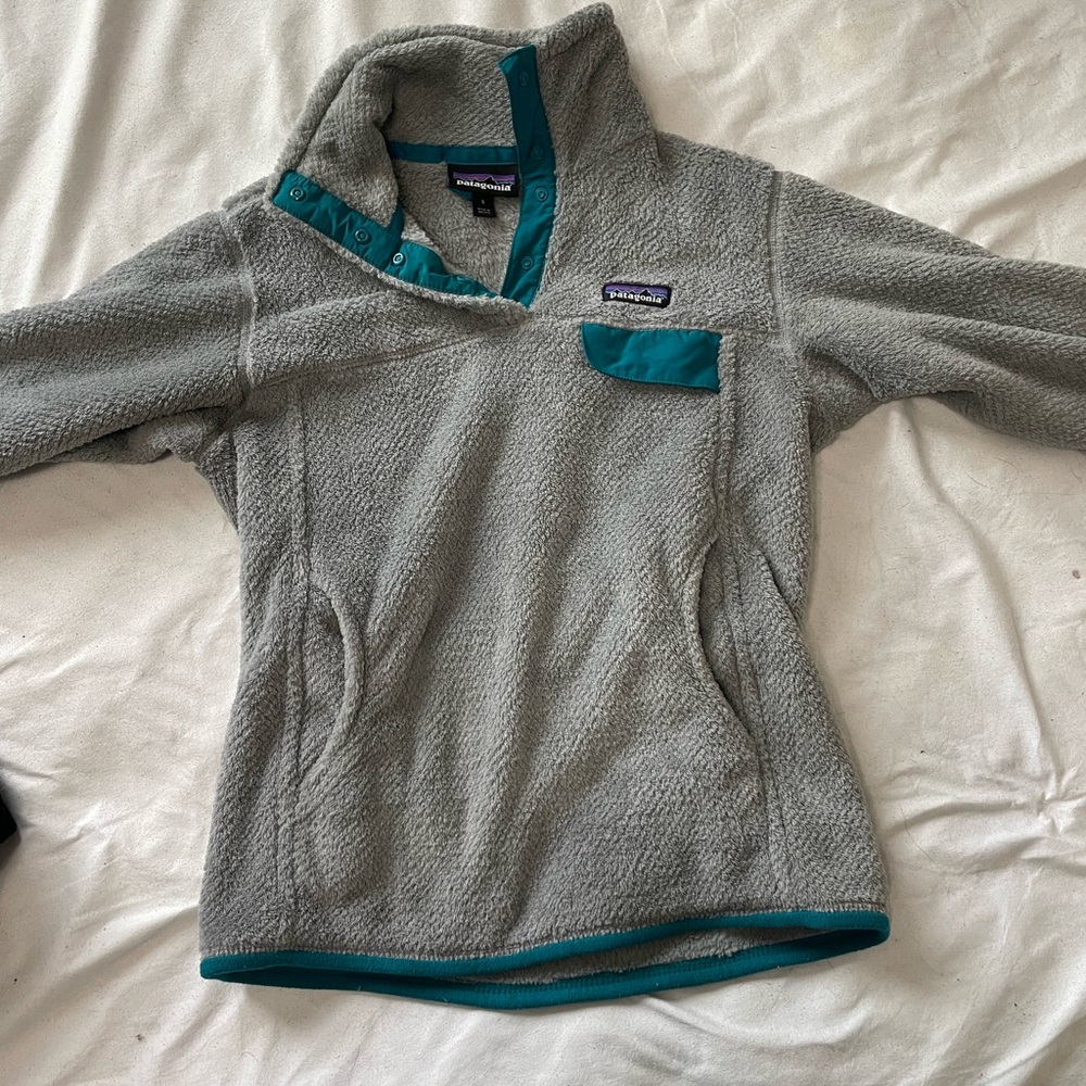 Patagonia fuzzy quarter zip.